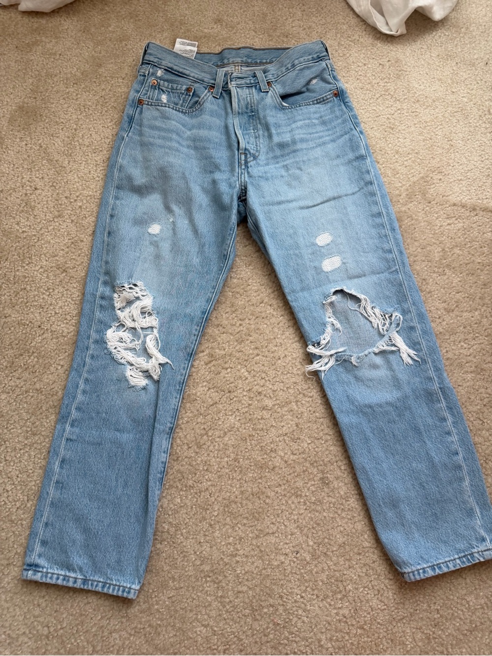 Classic Levi’s Light Blue Distressed Straight-Leg Ankle Jeans